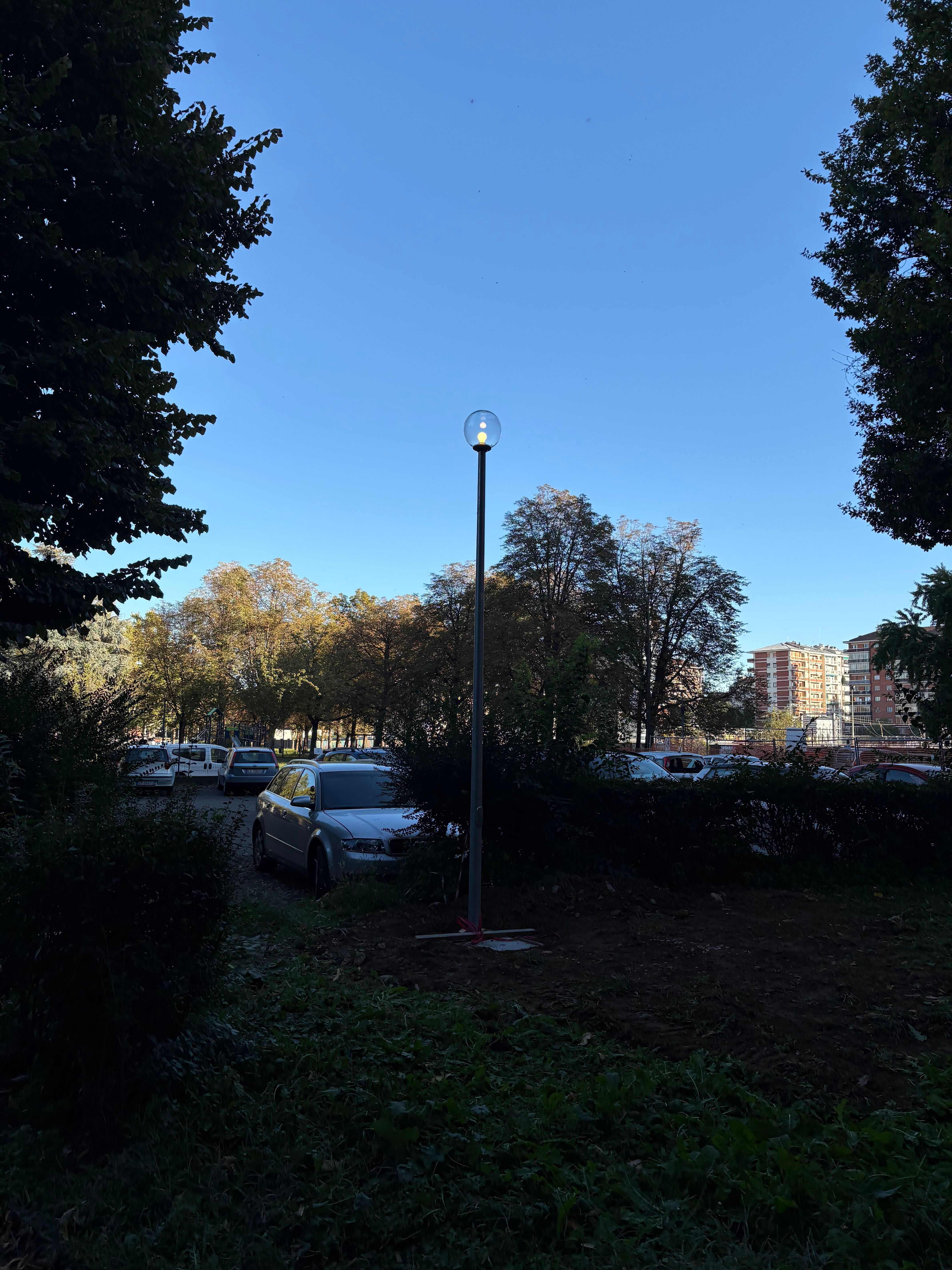 INSTALLAZIONE NUOVI PALI ILLUMINAZIONE ESTERNA